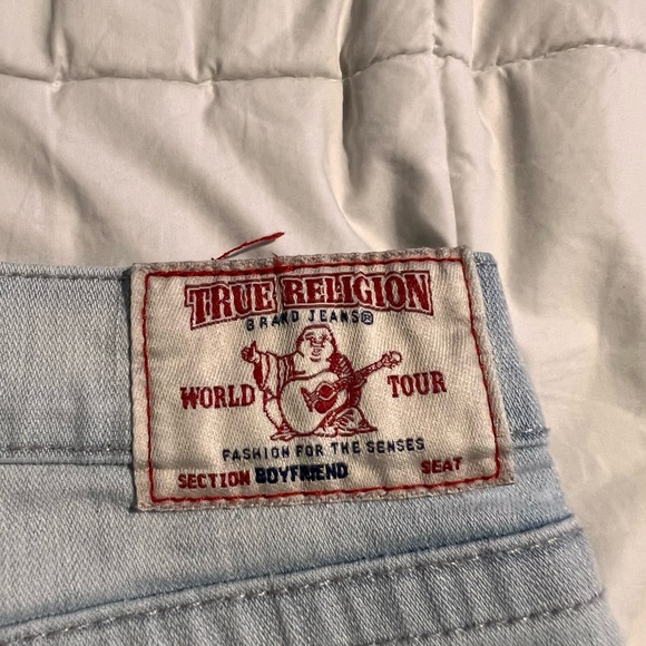 True Religion Short - Picture 4 of 4